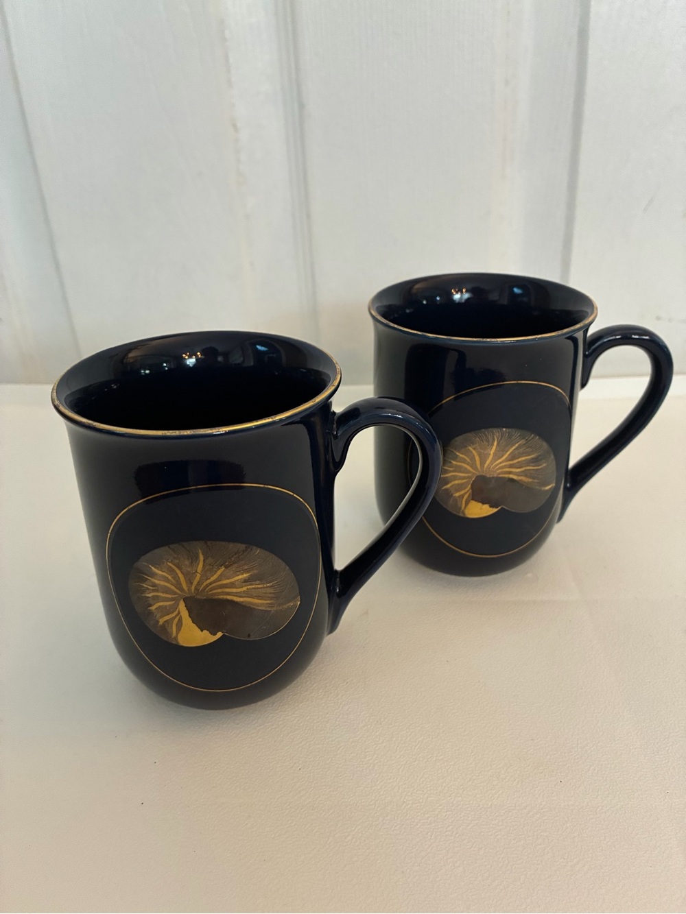 Set of 2 Vintage Otagiri Japan Nautilus Shell Coffee Mugs Cobalt Blue Gold Trim